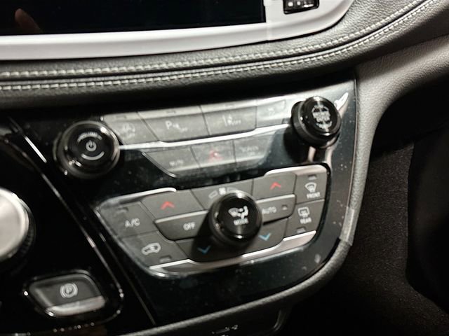 New 2026 Chrysler Pacifica Select image 15