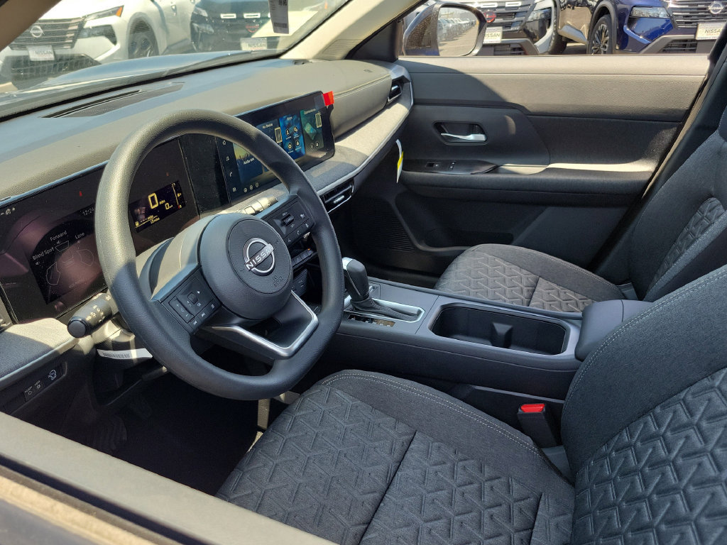 New 2026 Nissan Kicks SV w/ Interior Electronics Package FWD image 5