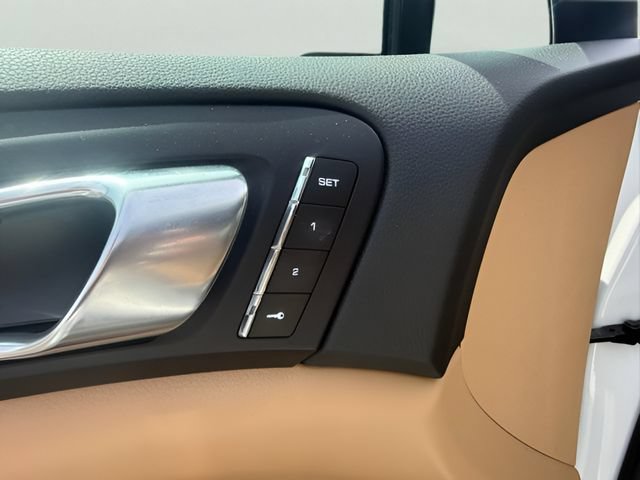 Used 2018 Porsche Cayenne Platinum Edition AWD/4WD image 10