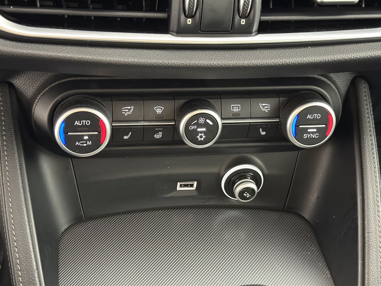 Used 2018 Alfa Romeo Stelvio Ti Sport AWD/4WD image 21