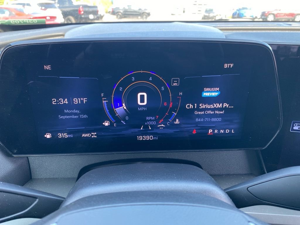 Used 2025 Chevrolet Traverse LT w/ Midnight/Sport Edition image 32