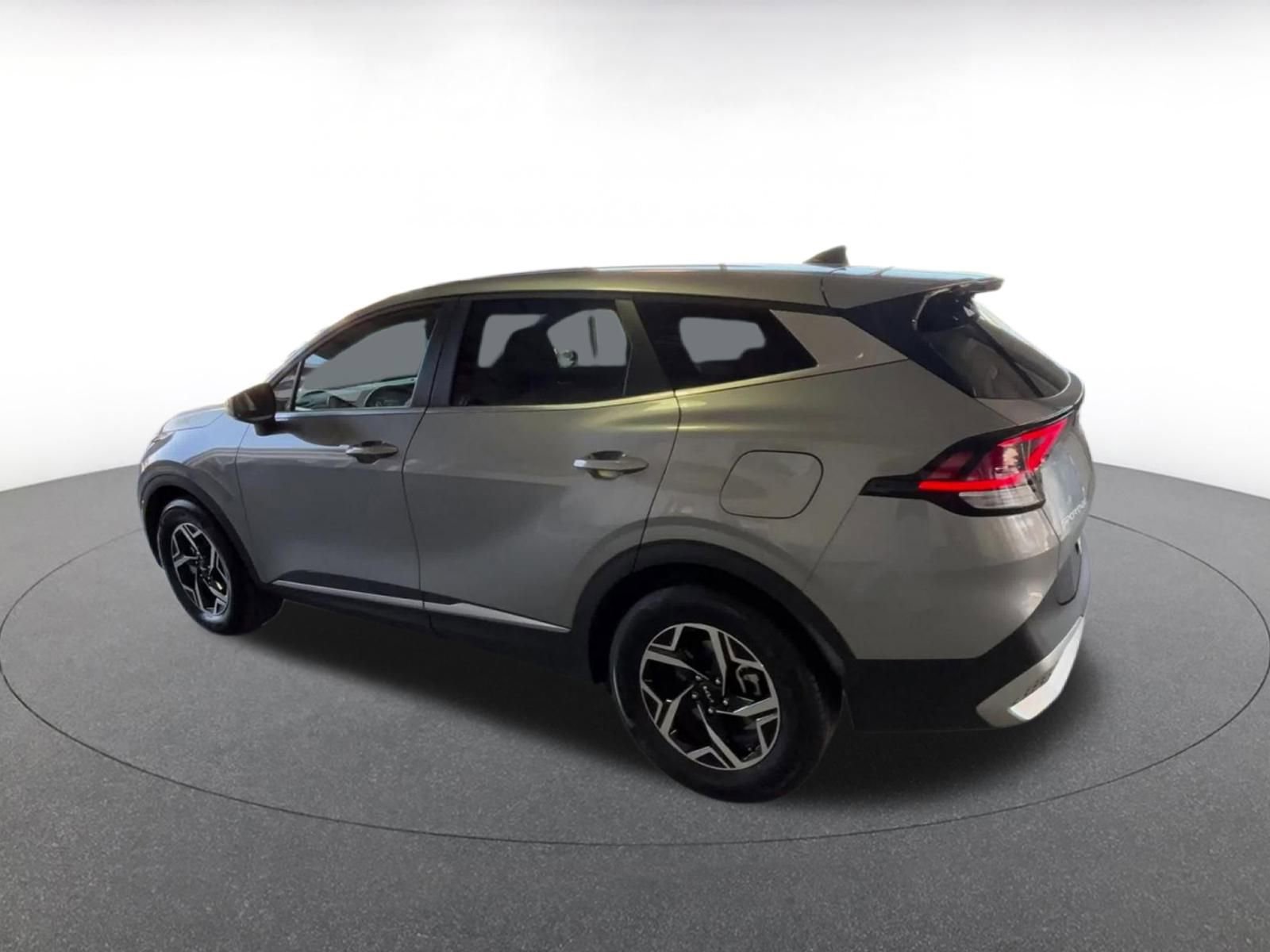 Used 2025 Kia Sportage LX image 13