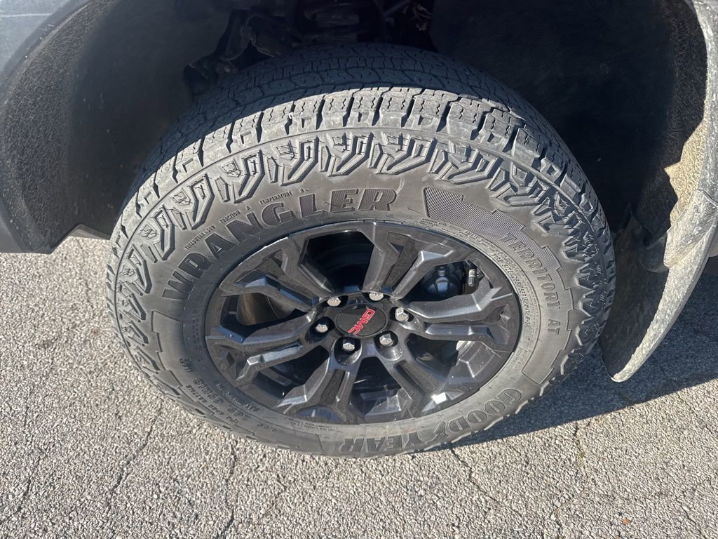 Used 2024 GMC Canyon Elevation w/ Elevation Premium Package image 6