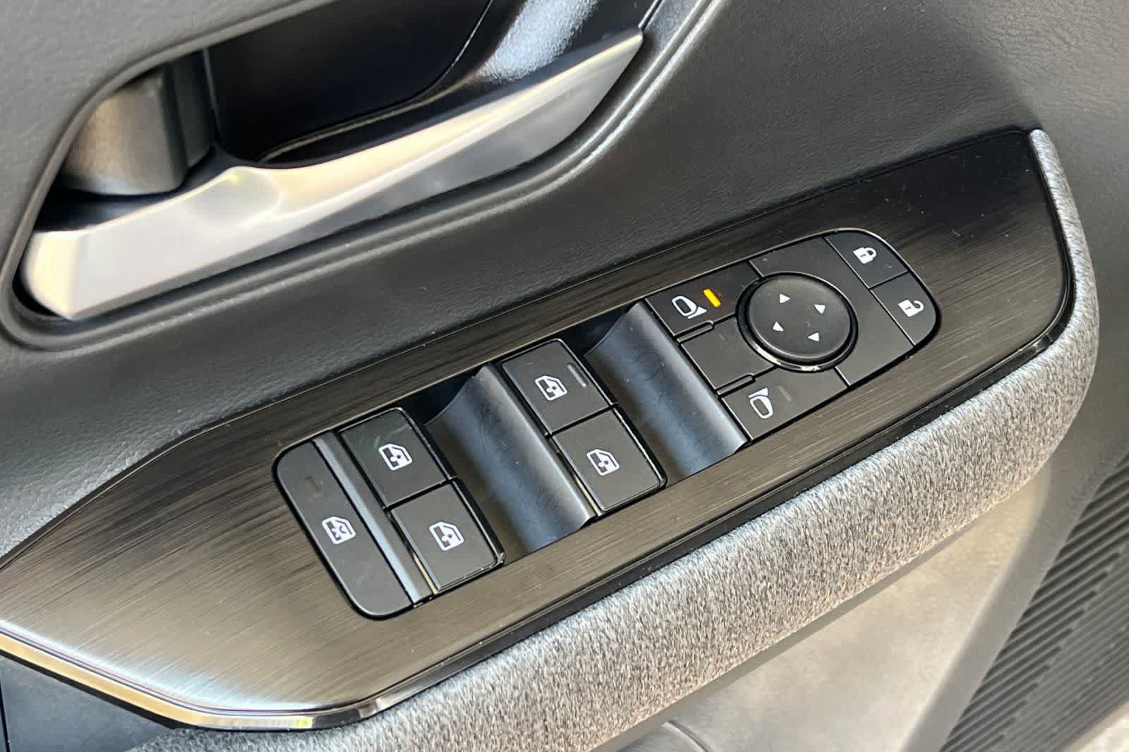 Used 2026 Nissan Kicks SV FWD image 14