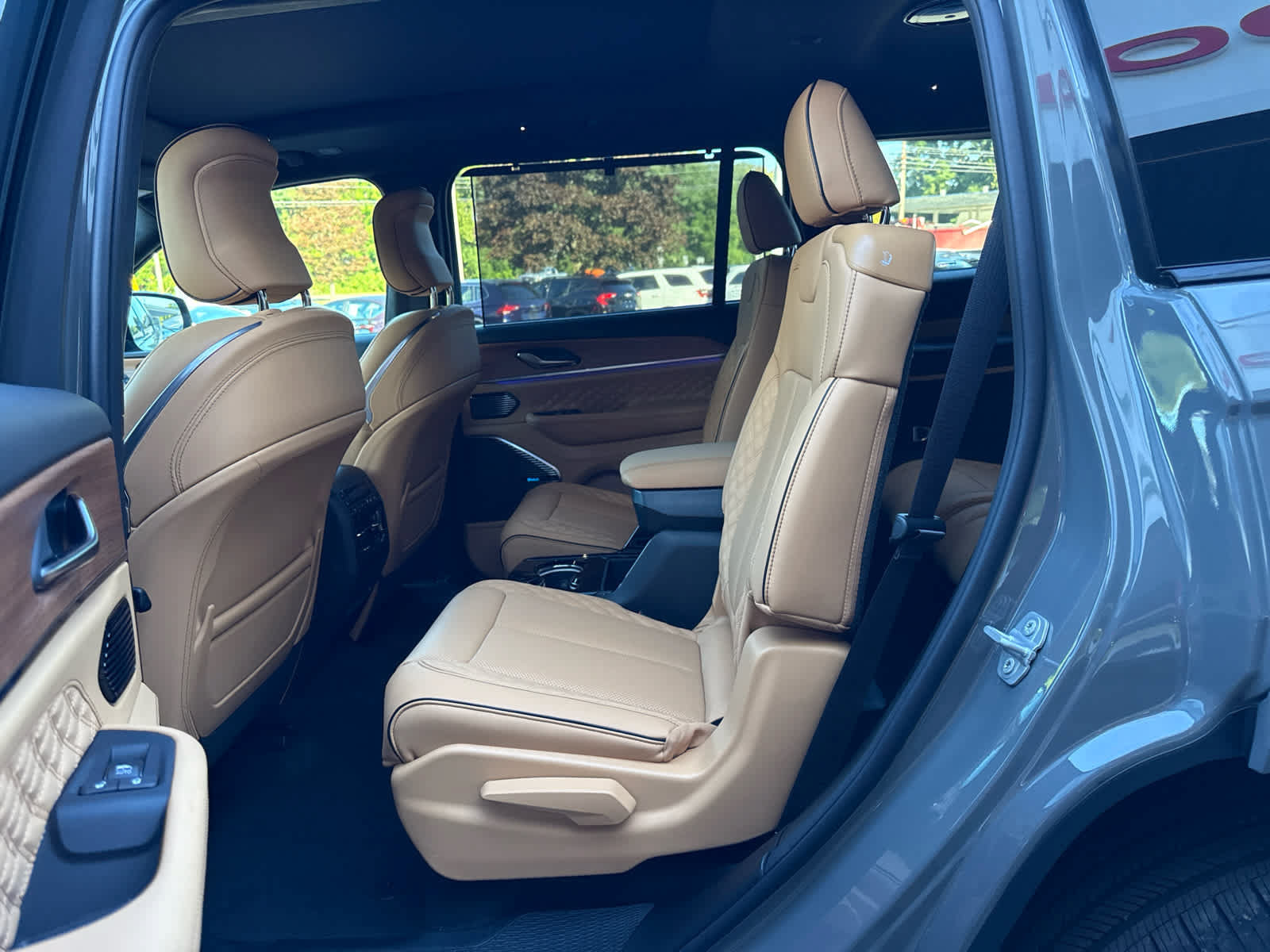 New 2027 Jeep Grand Cherokee L Summit AWD/4WD image 19