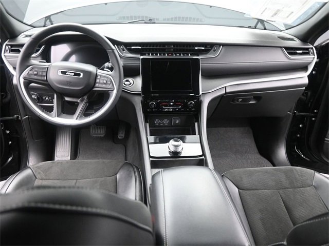 Used 2024 Jeep Grand Cherokee L Altitude image 25