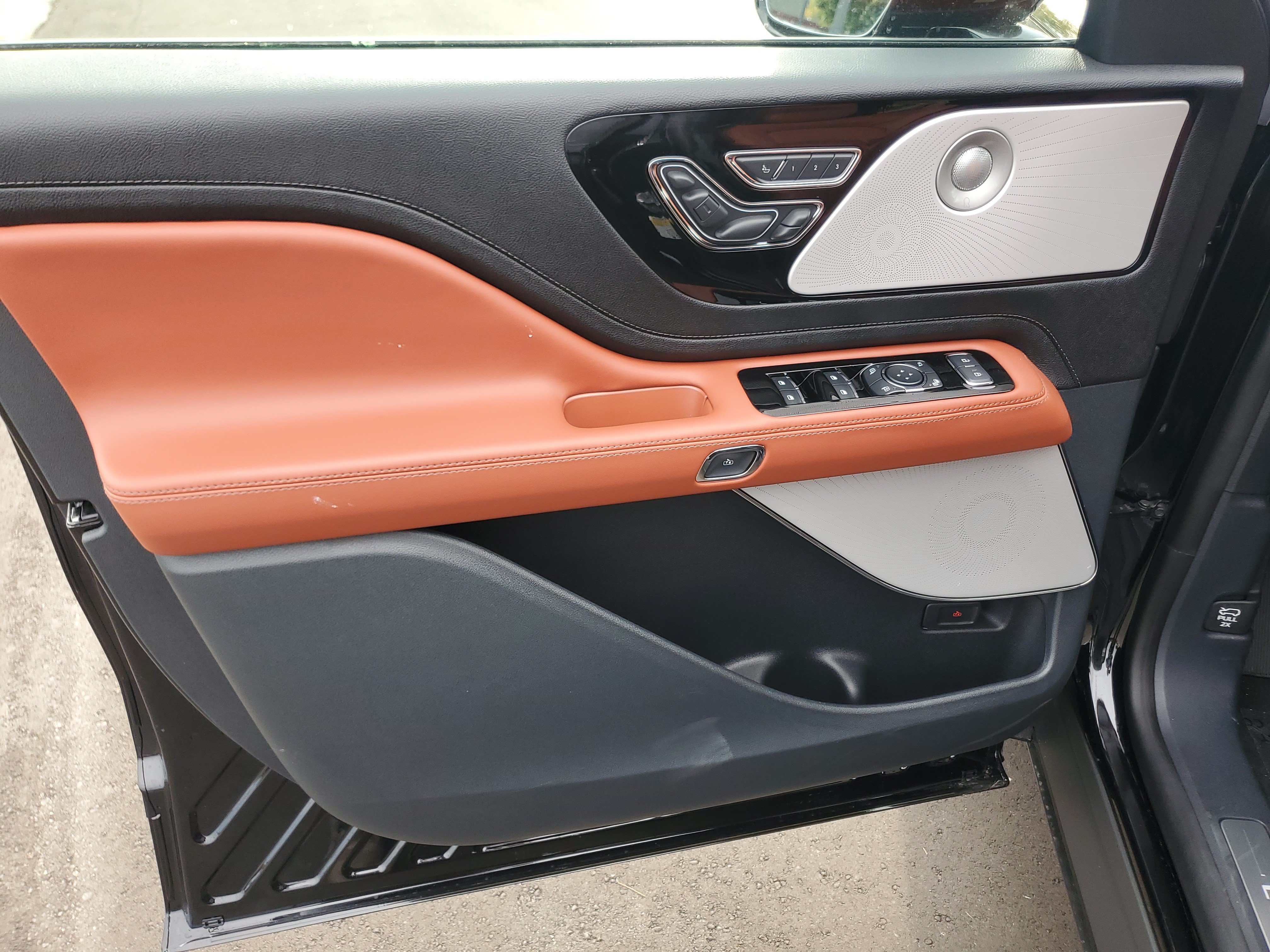 New 2027 Lincoln Aviator Reserve AWD/4WD image 8