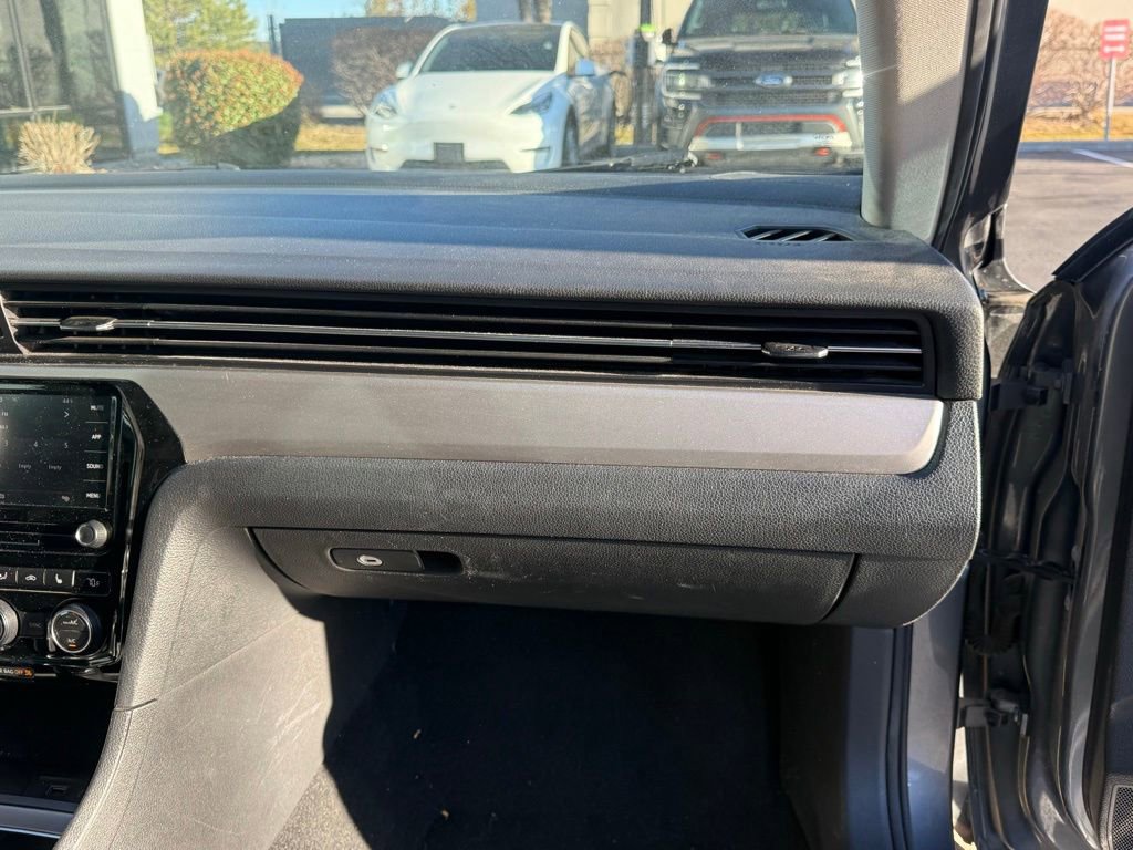 Used 2020 Volkswagen Passat 2.0T SE image 28