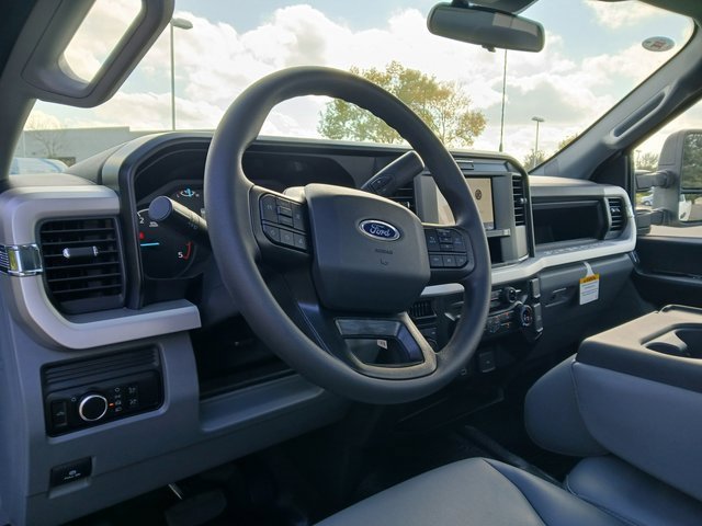 New 2026 Ford F250 XL w/ F-250 >10K GVWR Package image 8