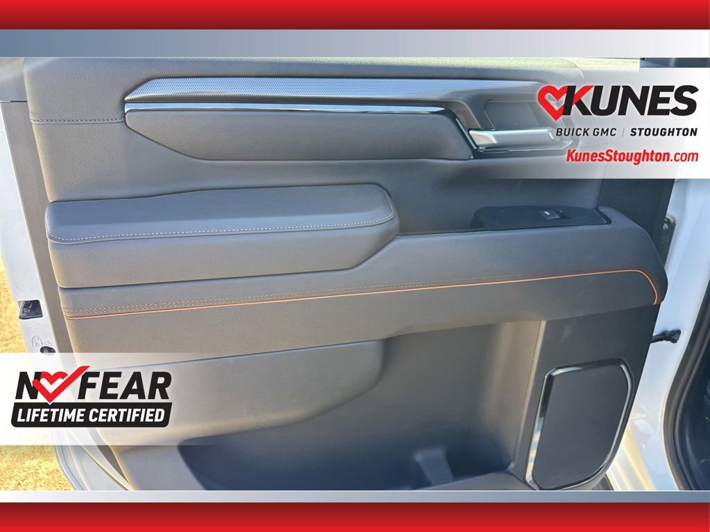 Used 2025 GMC Sierra 2500 AT4 AWD/4WD image 34