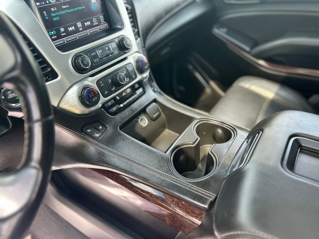 Used 2019 GMC Yukon XL SLT w/ Open Road Package AWD/4WD image 10