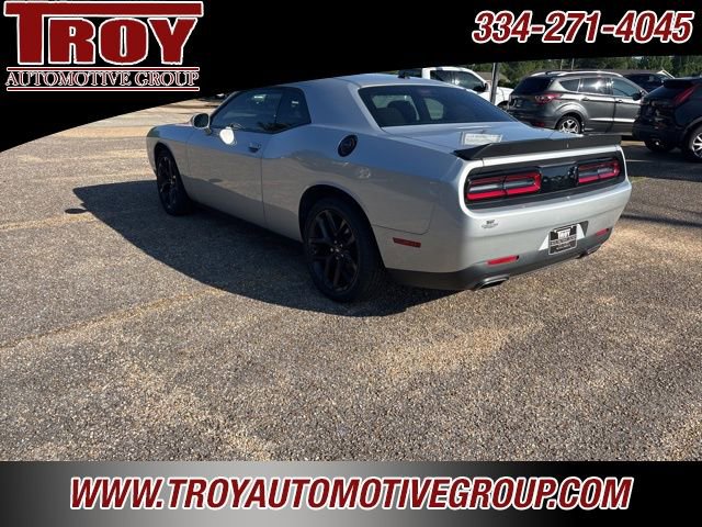 Used 2020 Dodge Challenger SXT w/ Blacktop Package image 4