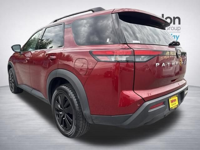 Used 2024 Nissan Pathfinder SV FWD image 5