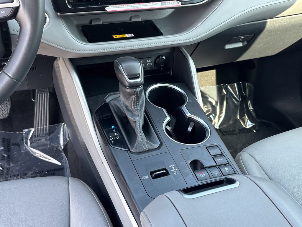 Certified 2024 Toyota Highlander XLE FWD image 37