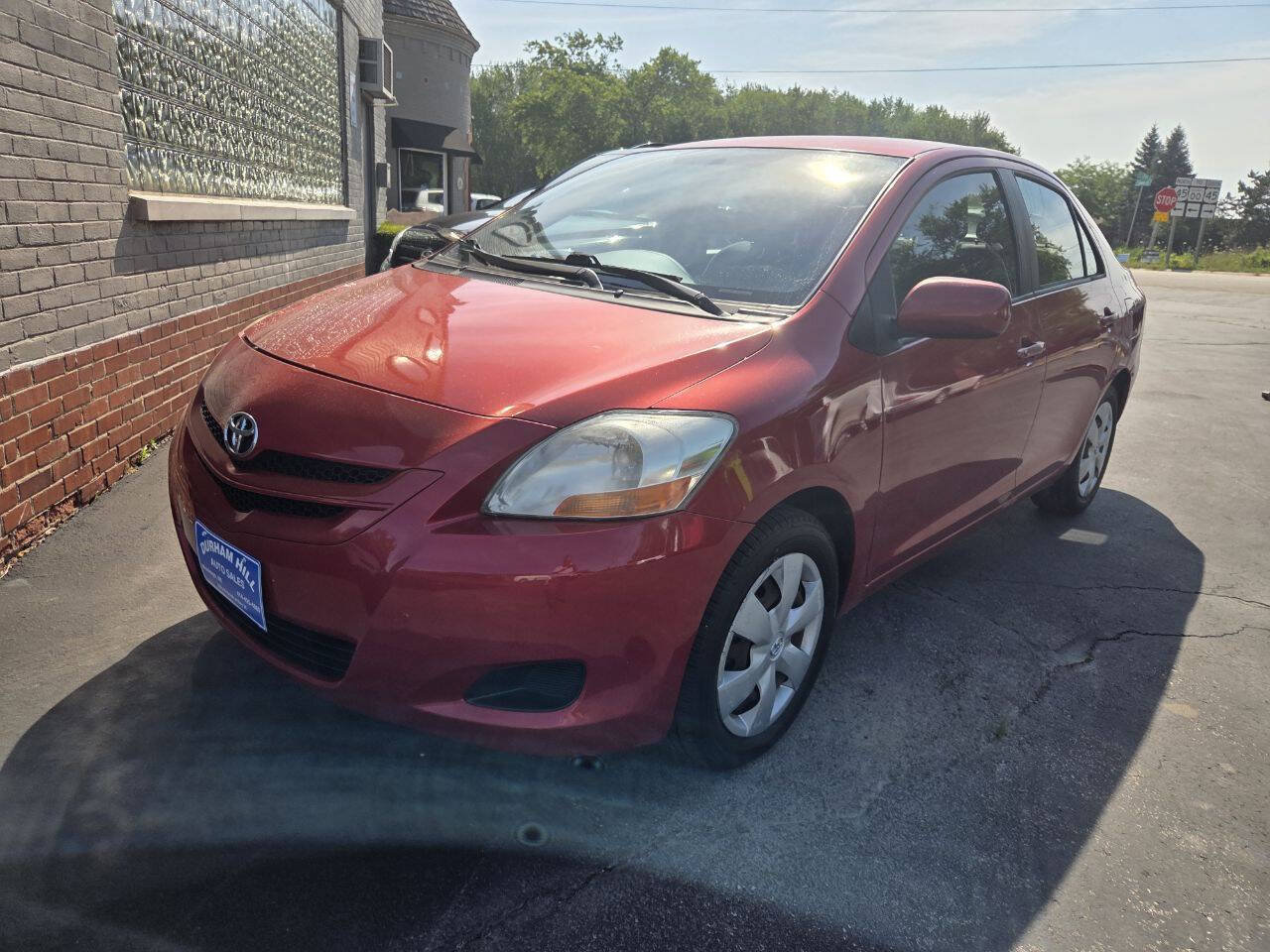 Used 2008 Toyota Yaris Sedan FWD image 2