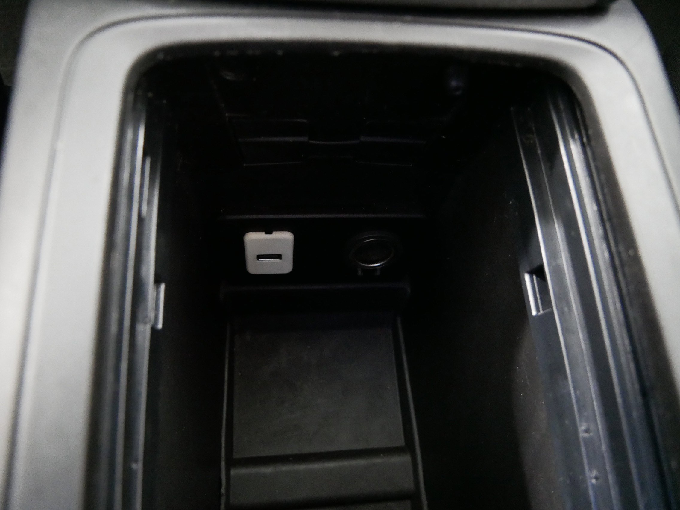 Used 2014 Chevrolet Captiva Sport LT FWD image 30