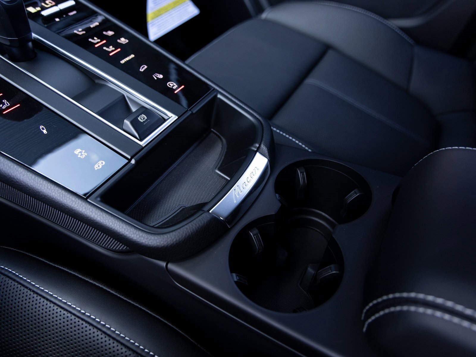 Used 2025 Porsche Macan Turbo image 19