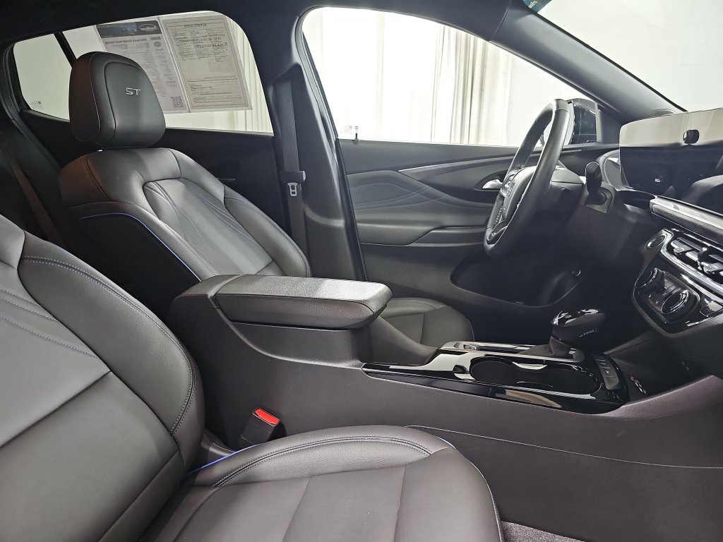 Used 2024 Buick Envista Sport Touring w/ Convenience I Package FWD image 13