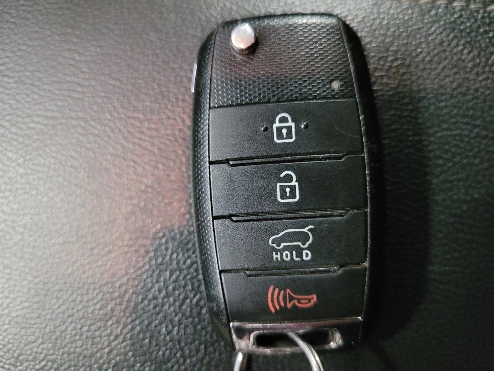 Used 2018 Kia Sorento LX image 32