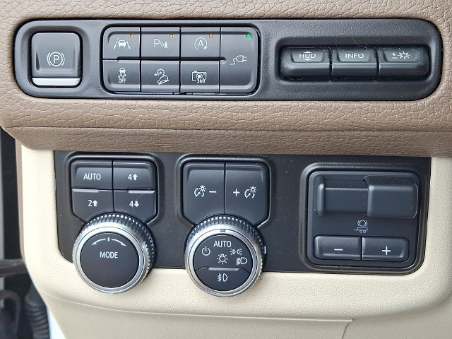 Used 2022 GMC Yukon XL Denali w/ Advanced Technology Package AWD/4WD image 13
