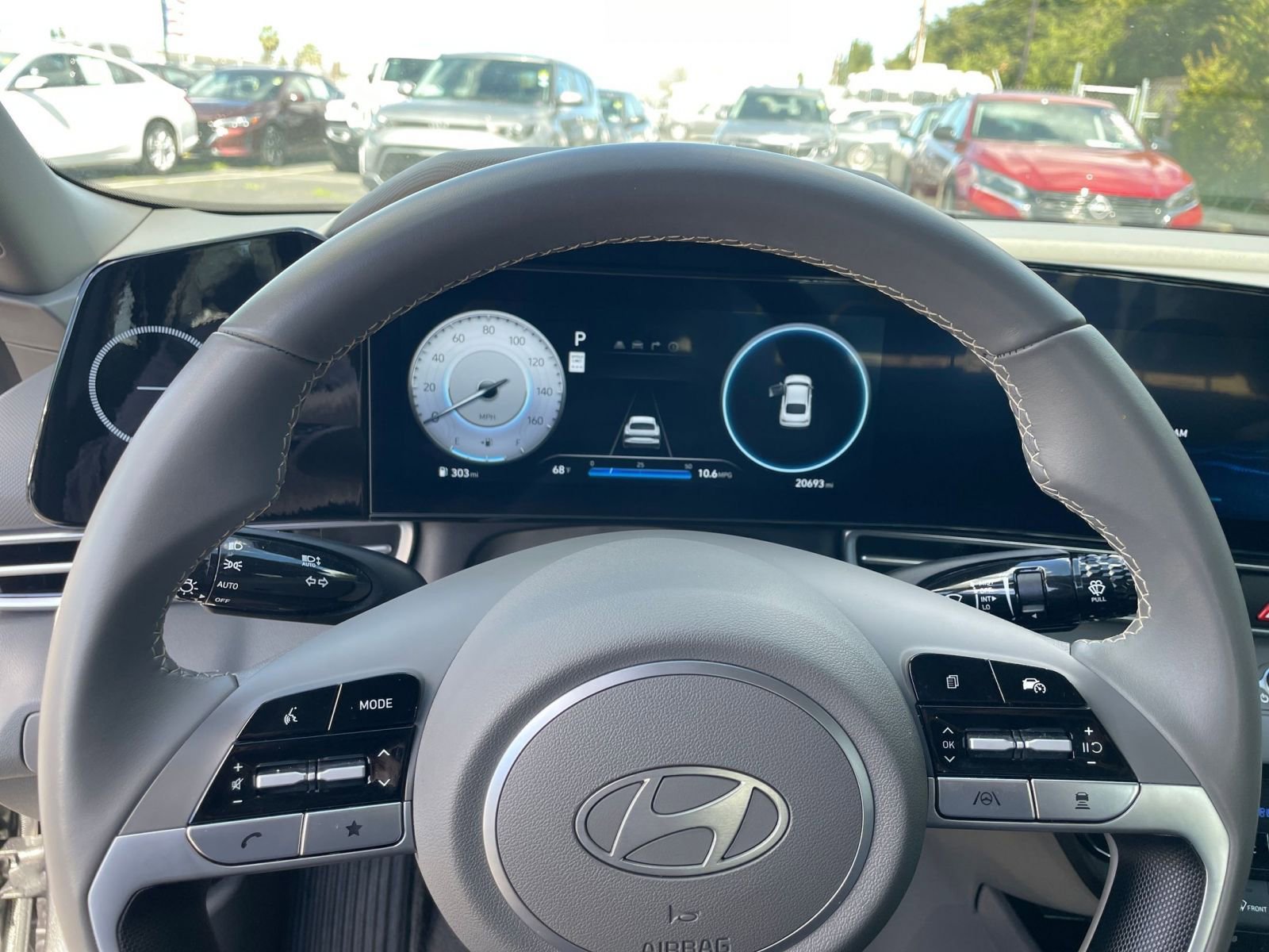Used 2025 Hyundai Elantra SEL FWD image 28