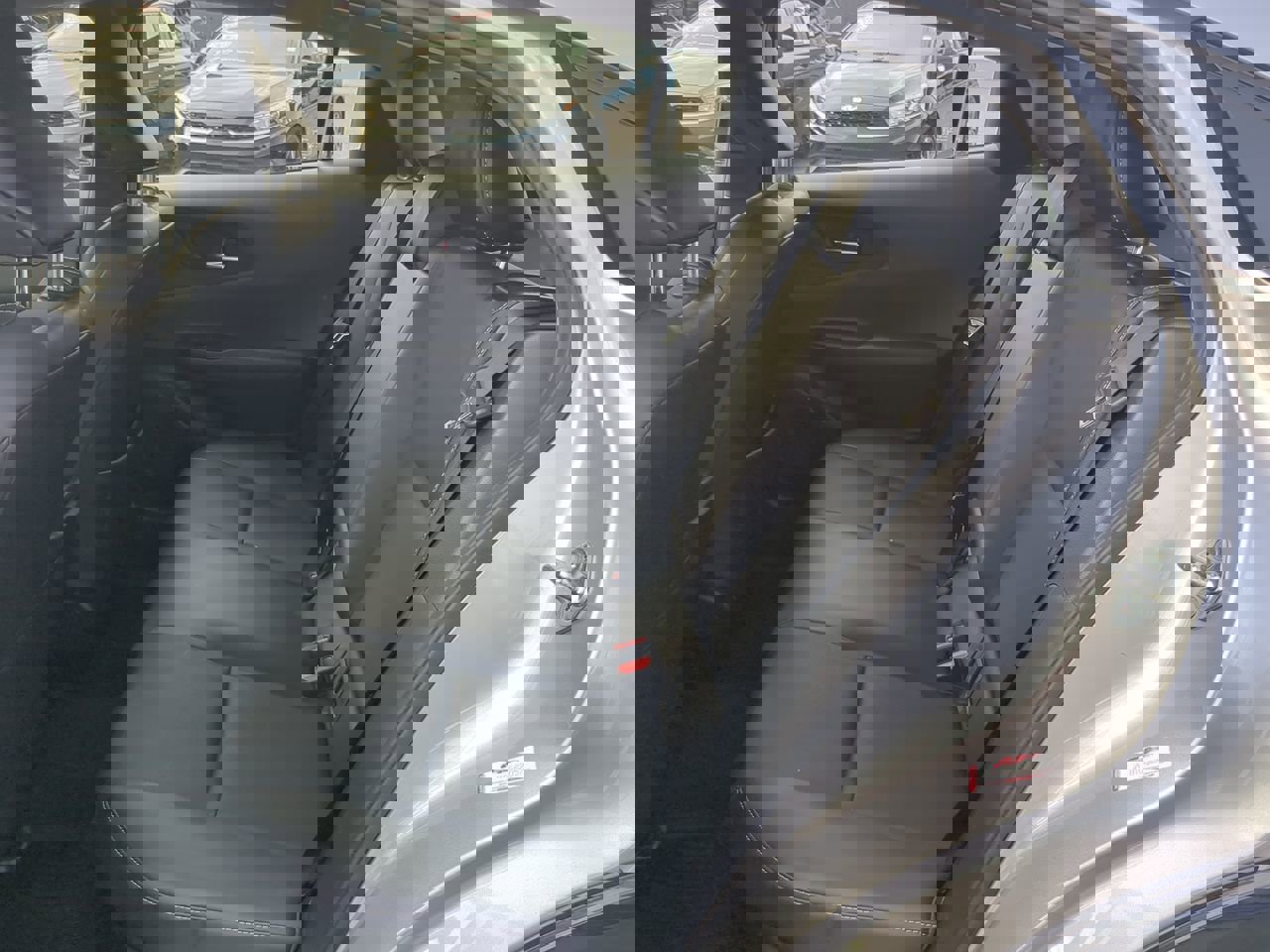 Used 2023 Toyota Prius XLE image 11