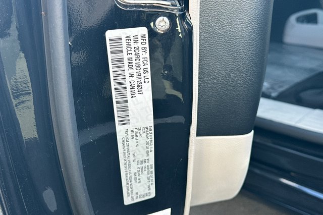 Used 2024 Chrysler Pacifica Touring-L FWD image 33