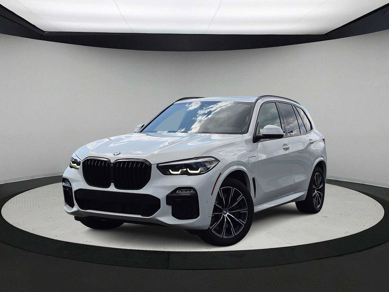 Used 2021 BMW X5 xDrive45e w/ M Sport Package AWD/4WD image 1