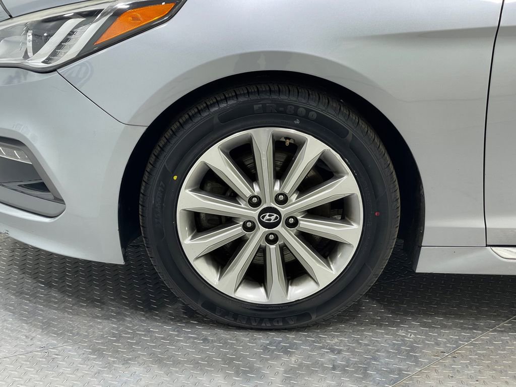Used 2016 Hyundai Sonata Limited w/ Option Group 05 image 36
