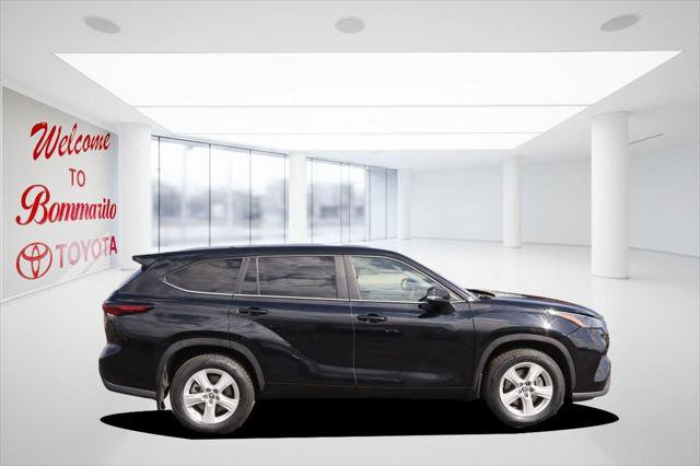 Certified 2024 Toyota Highlander LE AWD/4WD image 5