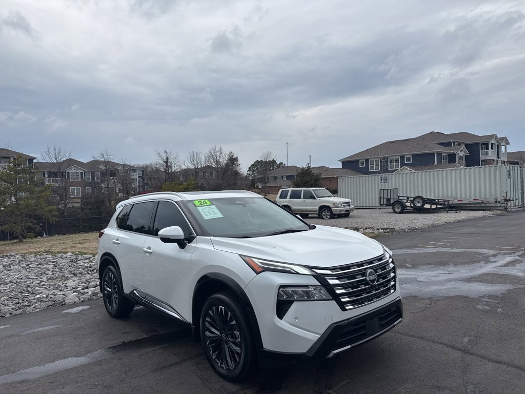 Used 2024 Nissan Rogue Platinum image 7