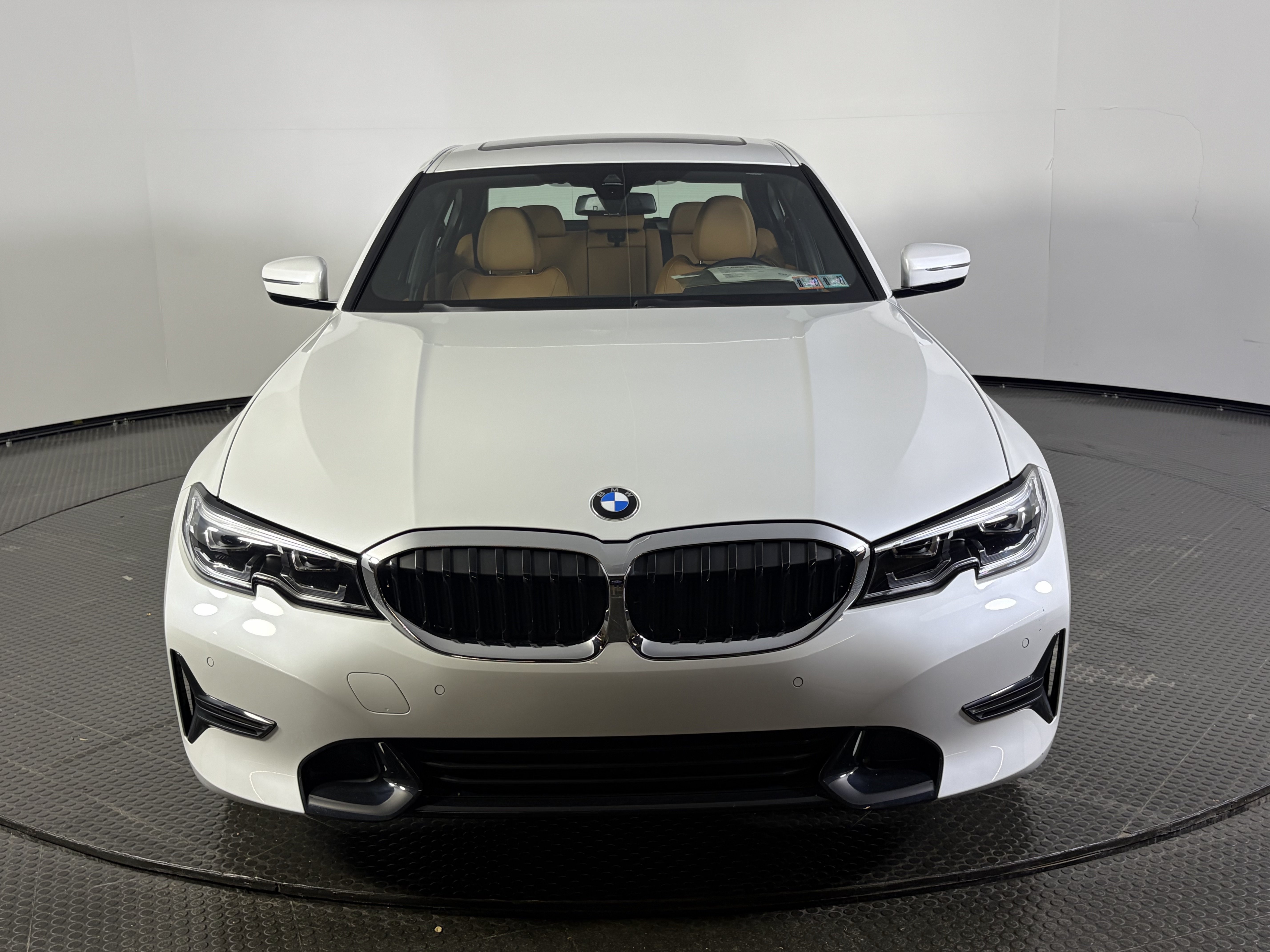 Certified 2022 BMW 330i xDrive Sedan w/ Premium Package 2 AWD/4WD image 2