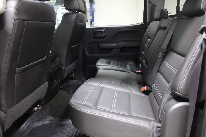 Used 2017 GMC Sierra 2500 Denali w/ Duramax Plus Package AWD/4WD image 21