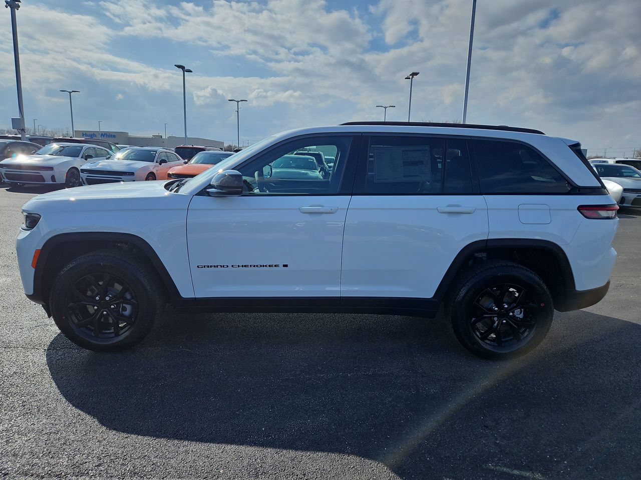 New 2026 Jeep Grand Cherokee Altitude AWD/4WD image 4