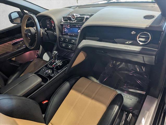 Used 2023 Bentley Bentayga image 24