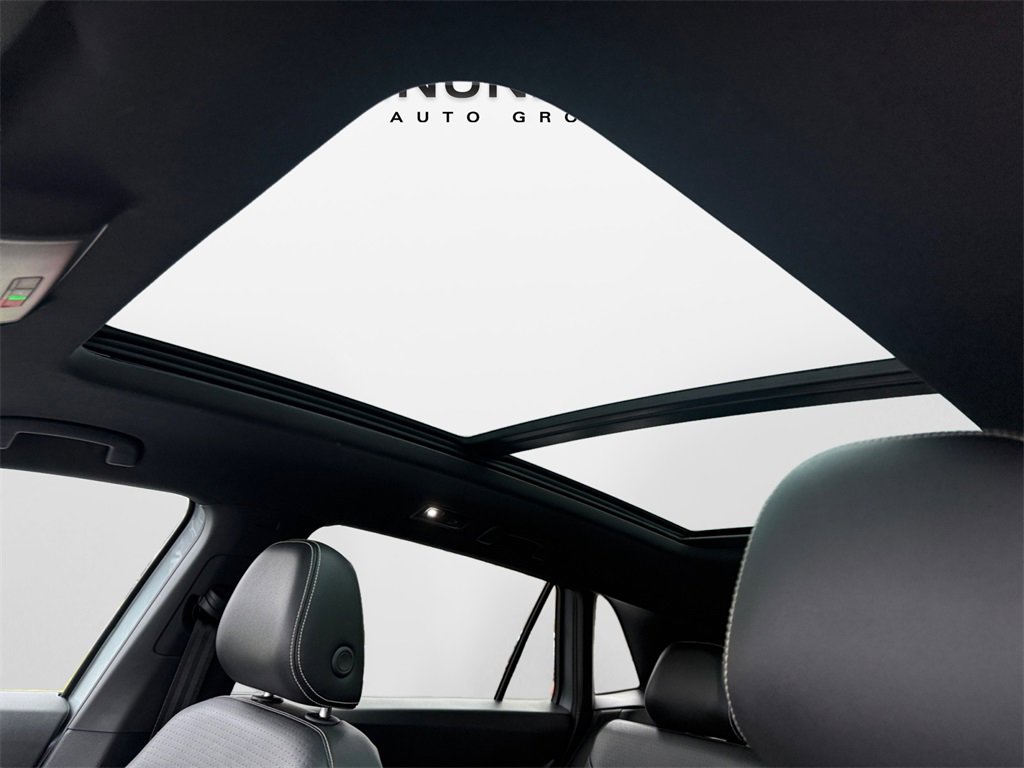 Used 2022 Volkswagen Atlas Cross Sport SE image 30