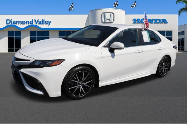 Used 2021 Toyota Camry SE w/ Carpet Mat Package (TMS) FWD image 3