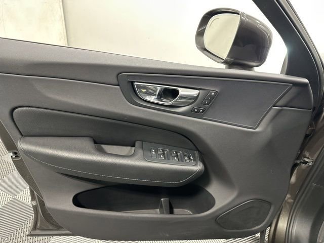Used 2018 Volvo XC60 T6 Inscription w/ Convenience Package image 15