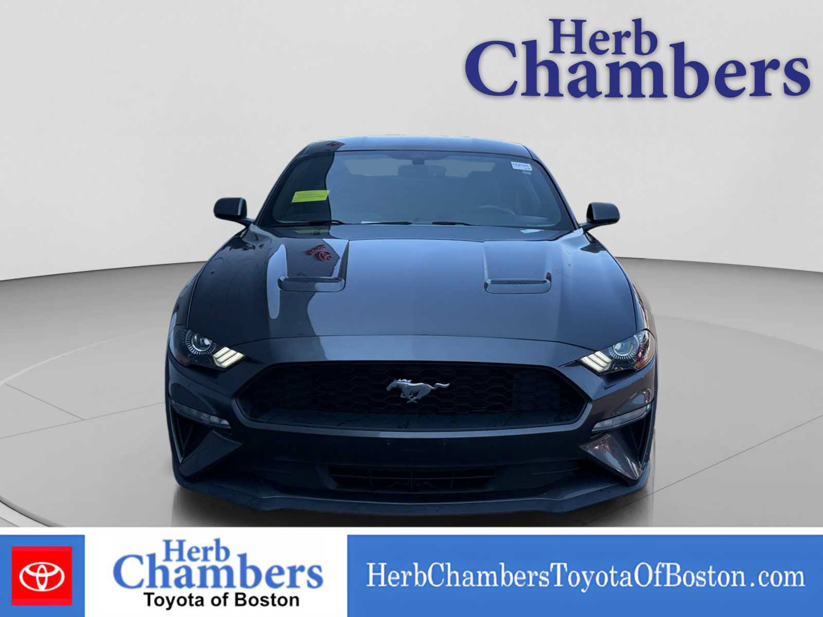 Used 2018 Ford Mustang Coupe RWD image 2