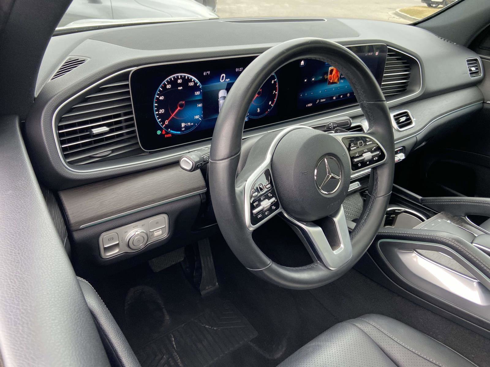 Used 2020 Mercedes-Benz GLE 350 4MATIC image 2