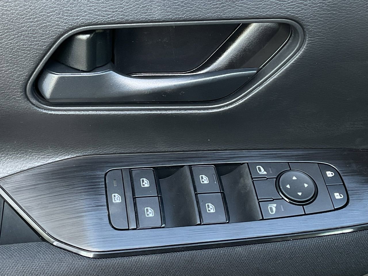 New 2026 Nissan Kicks S FWD image 11