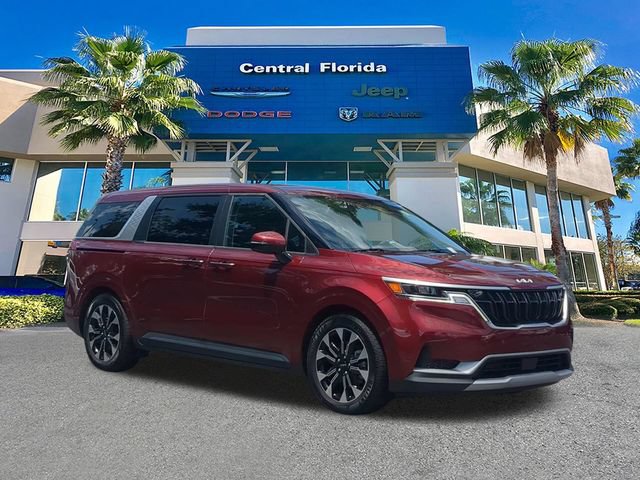 Used 2024 Kia Carnival EX FWD image 2
