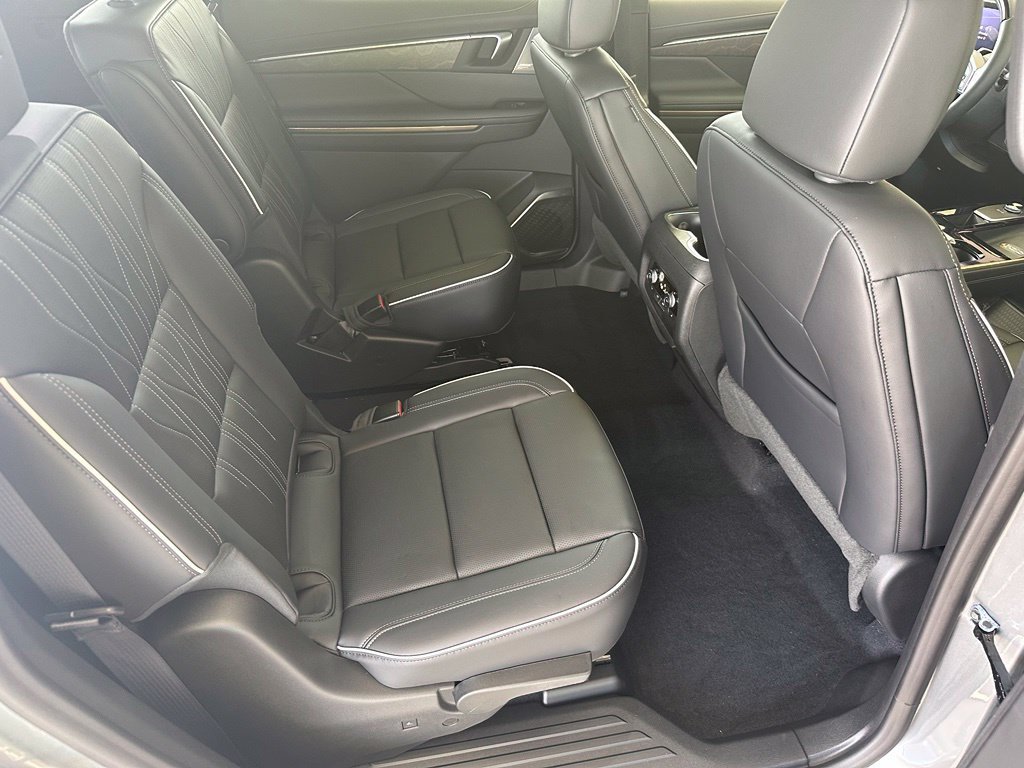 New 2026 Buick Enclave Avenir w/ Super Cruise Package FWD image 37