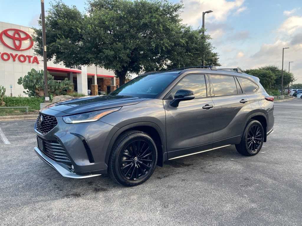 Used 2025 Toyota Highlander XSE AWD/4WD image 1