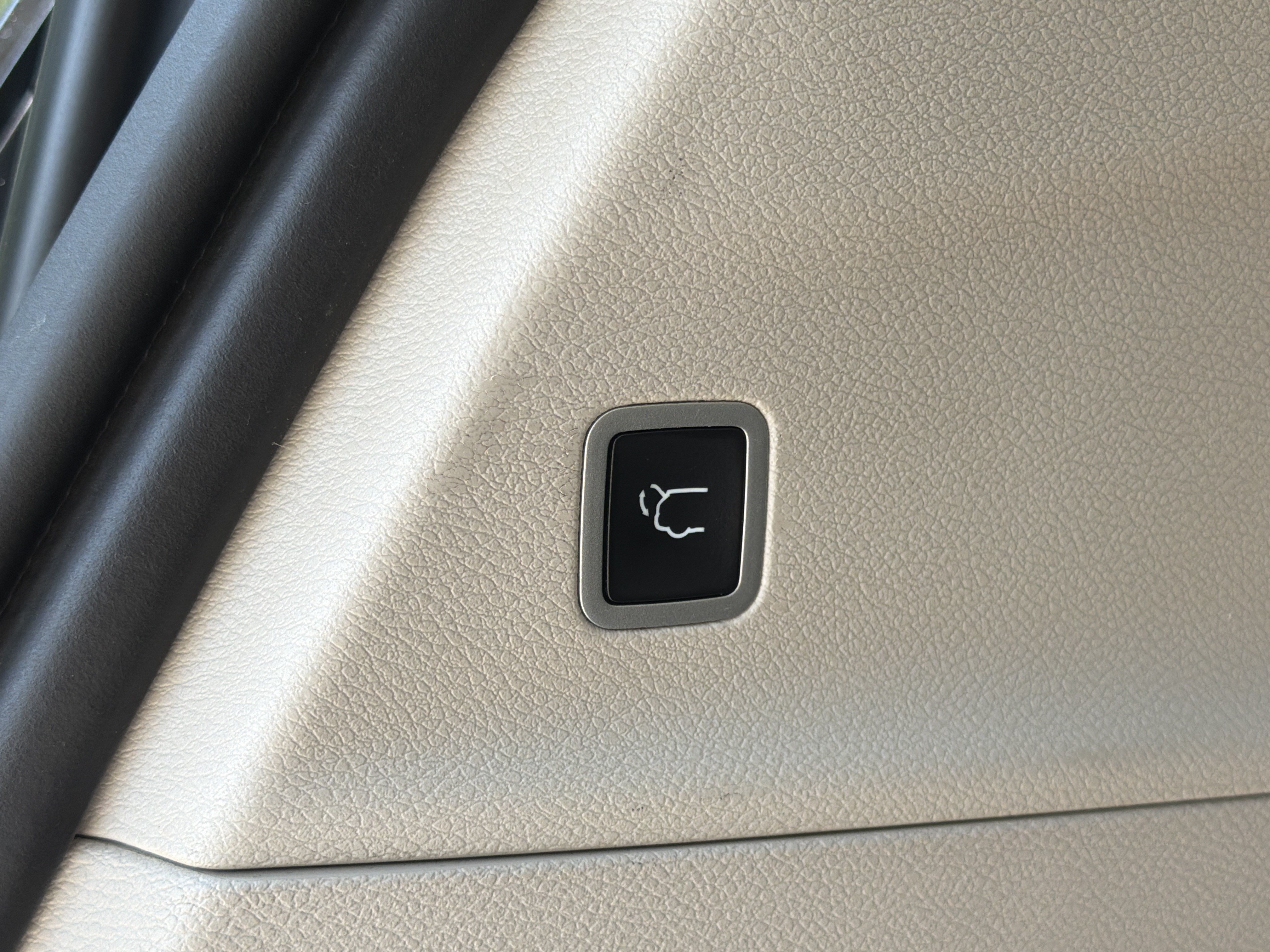 Used 2024 Chrysler Pacifica Touring-L FWD image 28