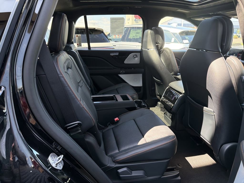 New 2026 Lincoln Aviator Black Label image 8