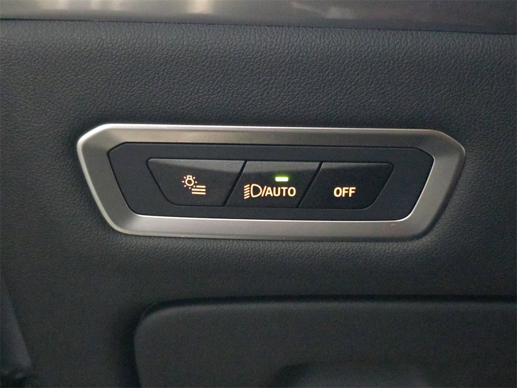 Used 2025 BMW X7 xDrive40i w/ M Sport Package image 27