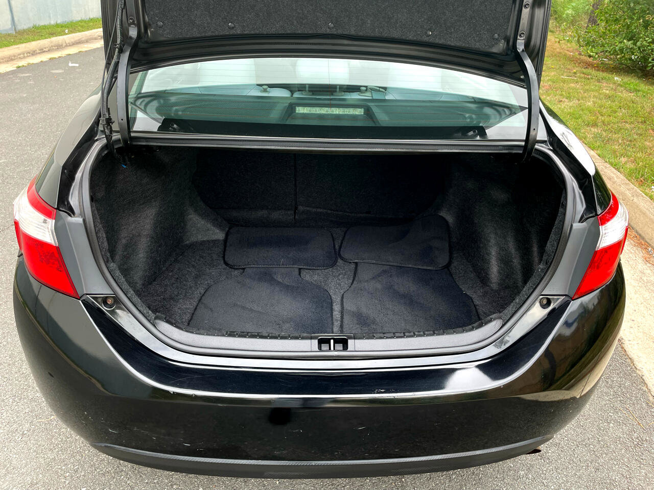 Used 2014 Toyota Corolla LE Premium image 27