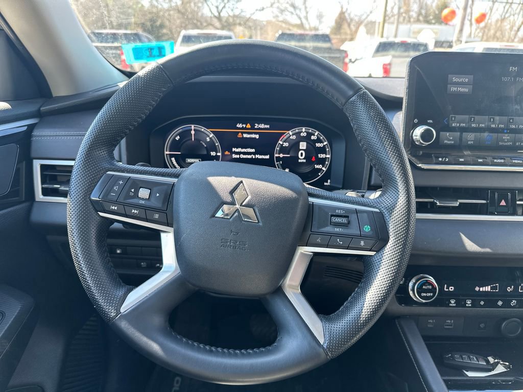 Used 2023 Mitsubishi Outlander SE AWD/4WD image 14