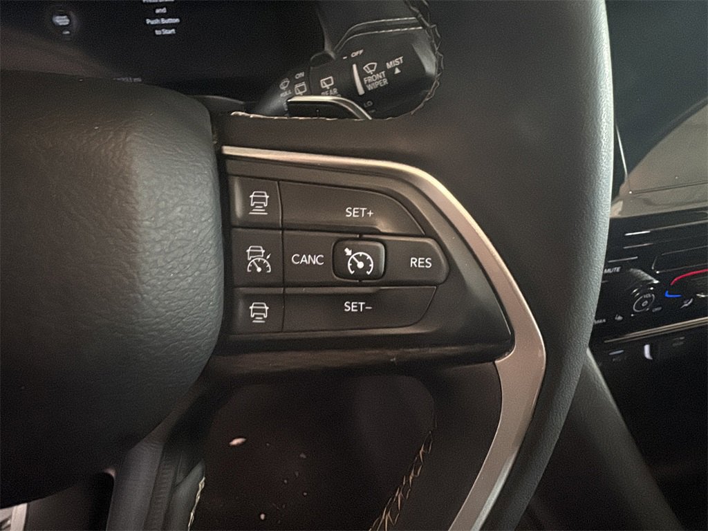 Used 2024 Jeep Grand Cherokee L Laredo image 20